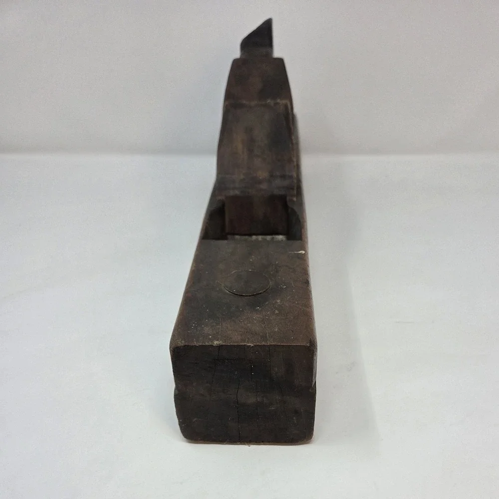 The Unbranded Brand antique 19th